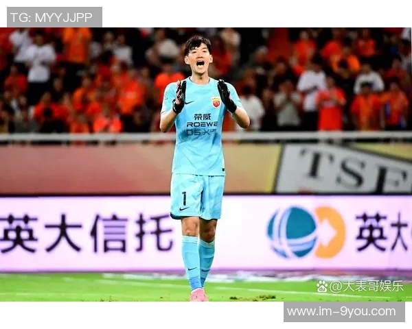 颜骏凌迎来职业生涯新里程碑上海海港门将出战500场赛事纪念夜